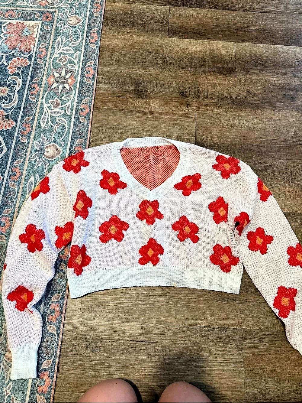 SHEIN Floral Cropped Sweater in White & Red Size Large